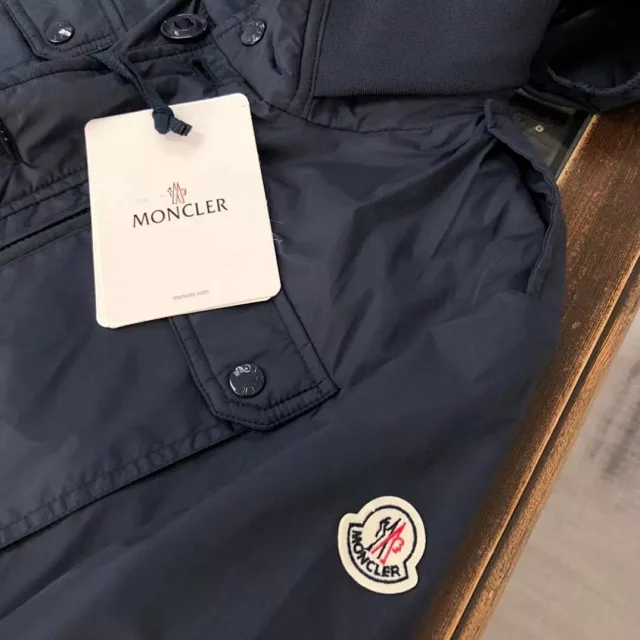Moncler Jackets Hooded four-pocket jacket product detail image 15
