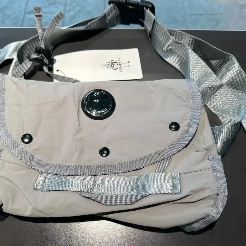 Comme des Garçons Play x CDG Green Messenger Bag with Heart Eyes - 6