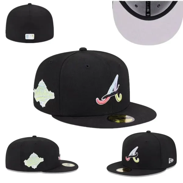 New Era x MLB Atlanta Braves 59FIFTY Black Holographic Logo Baseball Cap - 1