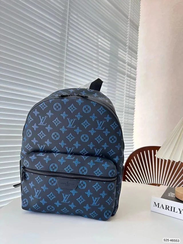 Louis Vuitton Backpacks Monogram Backpack with Front Zip Pocket product detail image 10