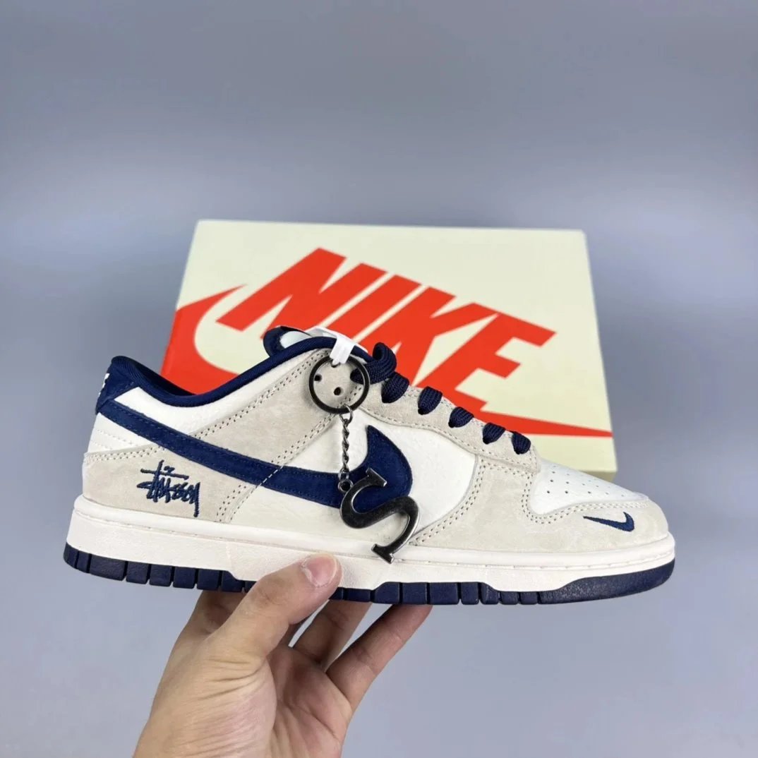 Comfortable Sports Shoes photo 2