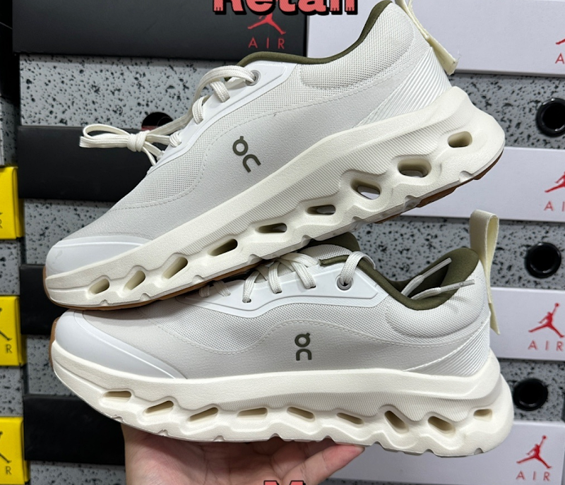 ON shoes (Yolo)