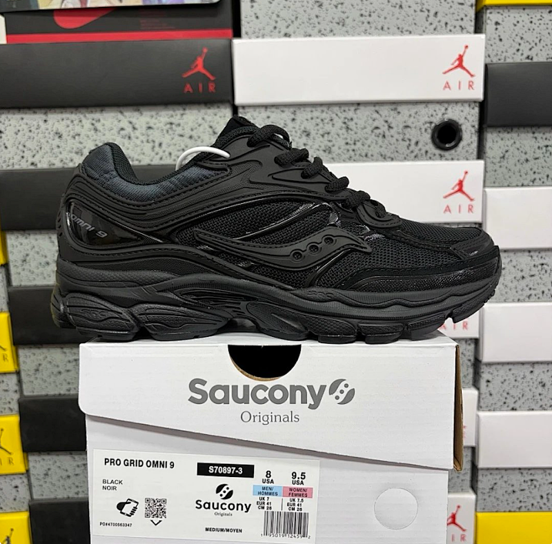 saucony shoes (Yolo)