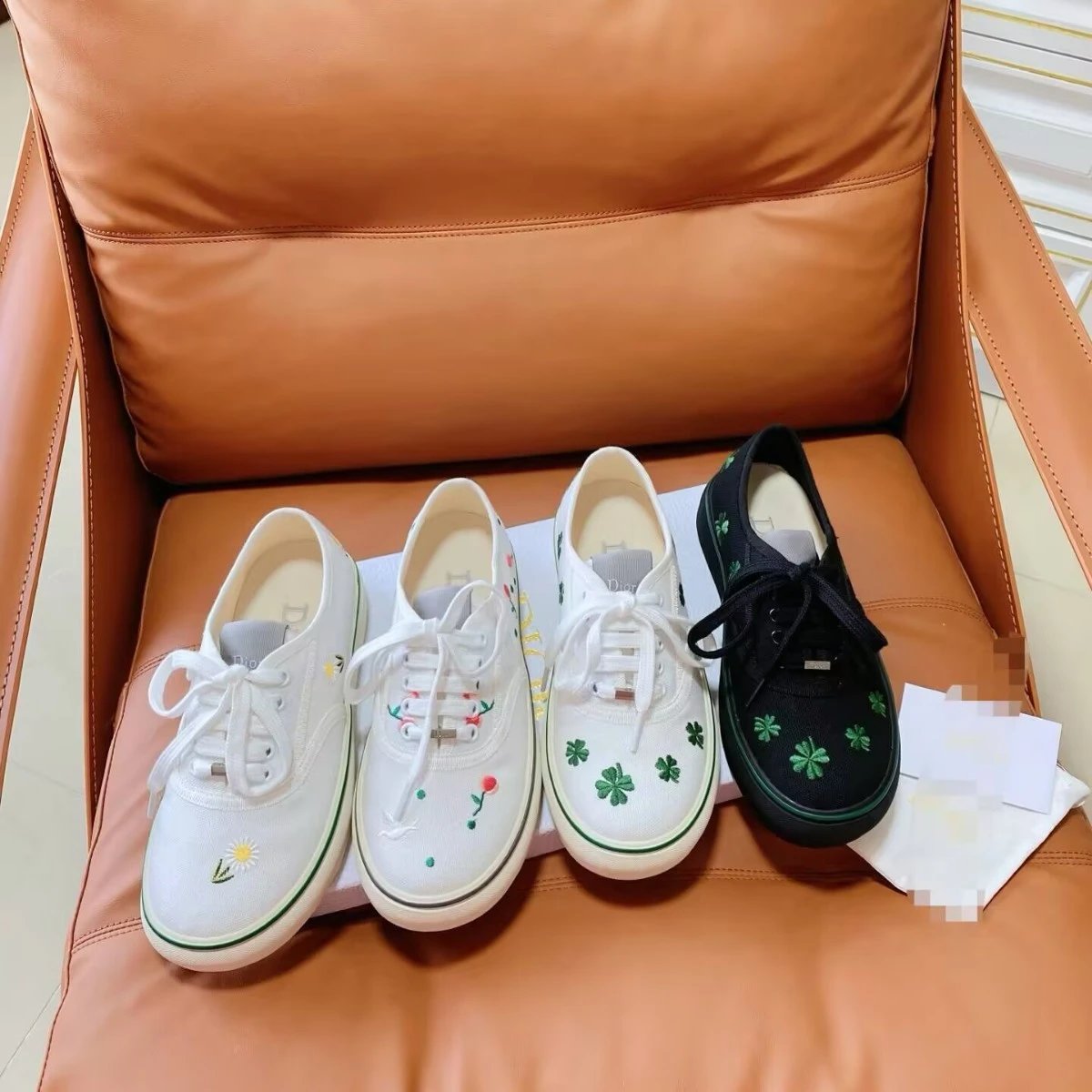 Dior Walk'n Embroidered Canvas Sneakers Clover Daisy Low-Top Lace-Up Shoes
