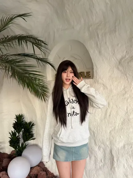 Maison de Rêve Script Logo Heather Gray Hoodie - 32