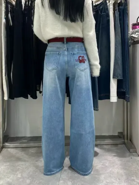Design Wide-Leg Jeans with Embroidered 'LOVE' Heart Patch in Light Wash Blue Jeans - 6