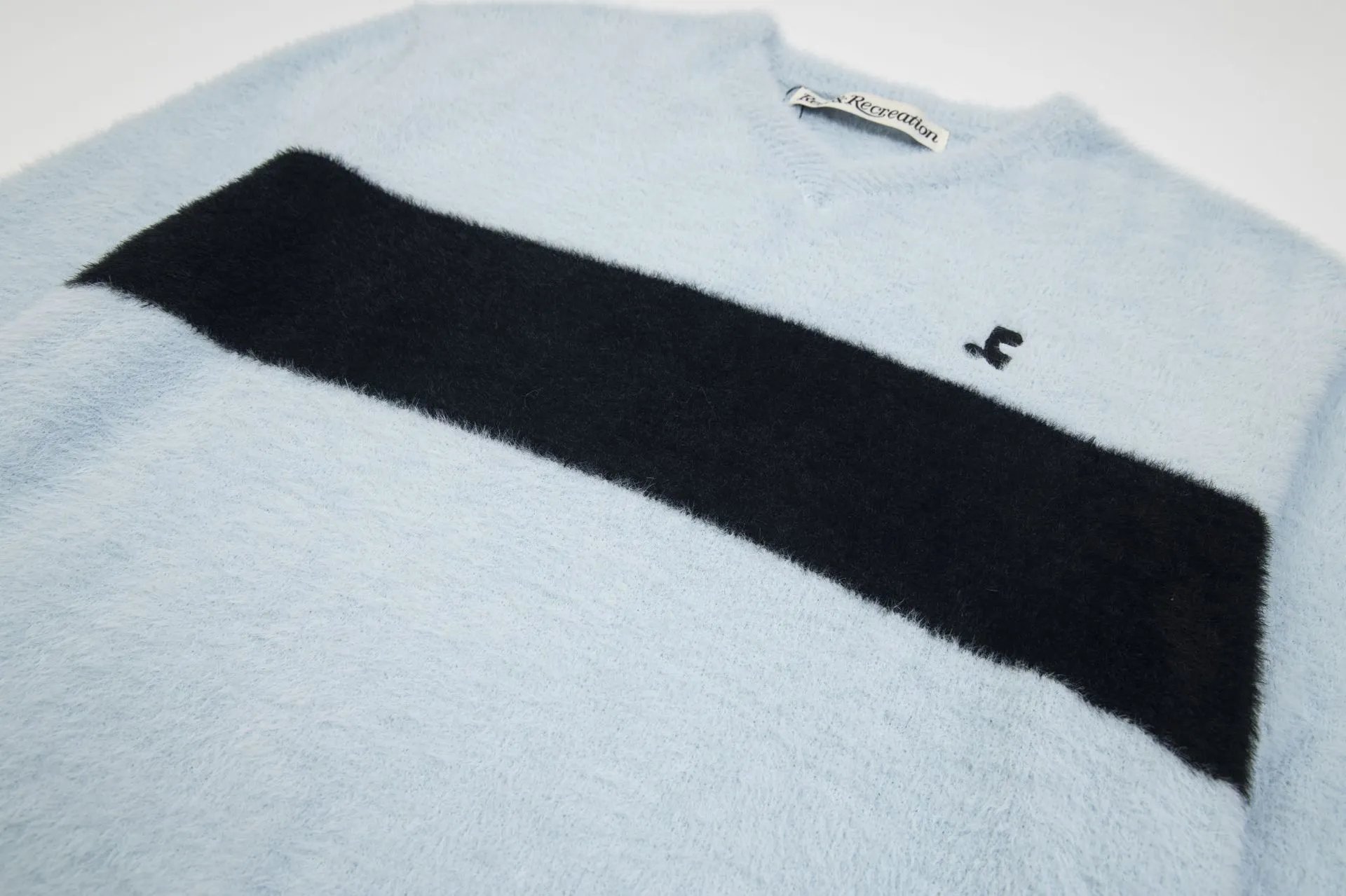 Rest & Recreation Stripe V-Neck Sweater Navy and White - 32