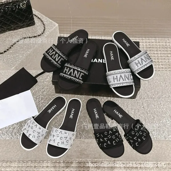HANE Crystal-Embellished Slide Sandals Black - 2