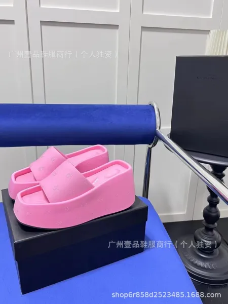 Pink Crystal-Embellished Platform Slide Sandals - 17