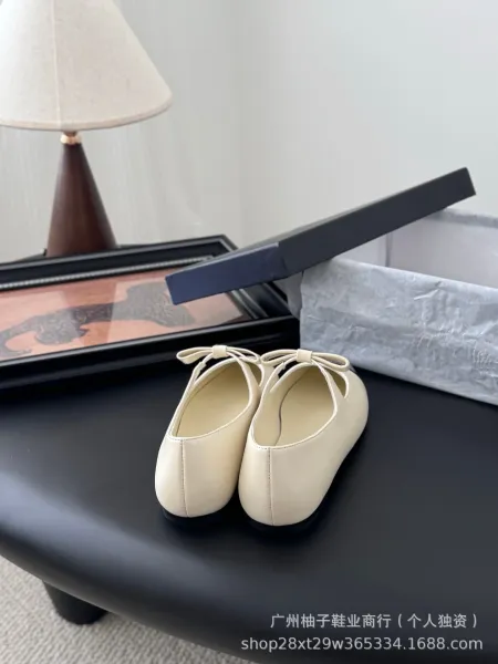 Chanel Mary Jane Flats Pink and Black Two-Tone Leather Shoes - 9