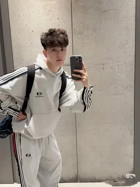 Balenciaga AG Logo Hoodie White - 6