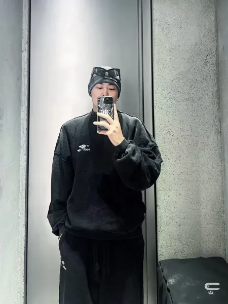 Balenciaga Distressed Logo Sweatshirt Black Hoodie - 6