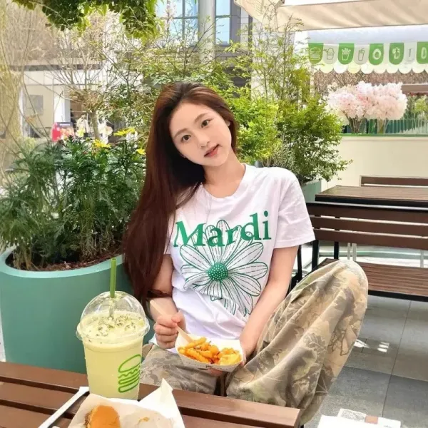 Mard Daisy Graphic Oversized T-Shirt Beige - 16