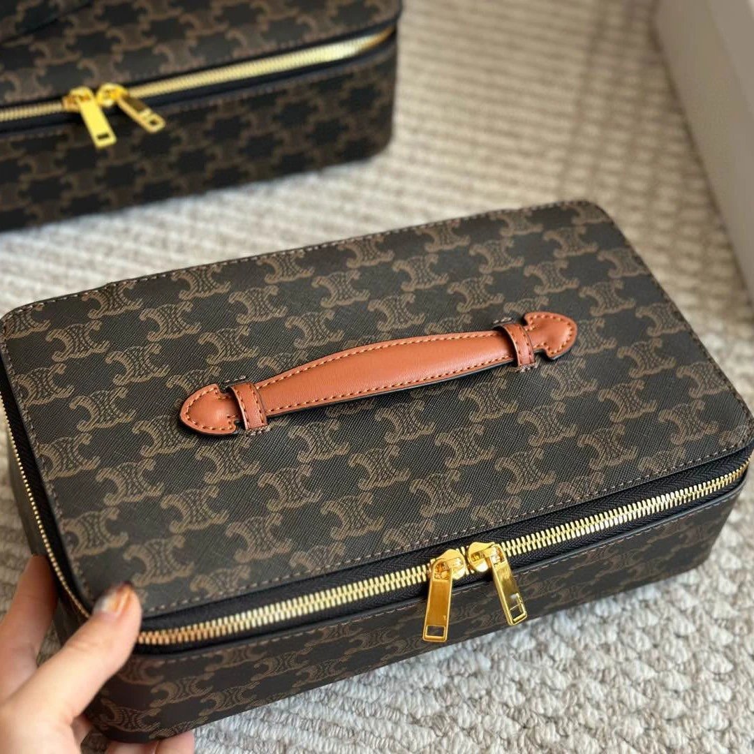 Letter Print Cosmetics Wash Bag