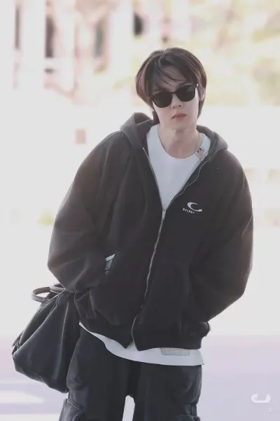 Balenciaga Logo Zip-Up Hoodie Black - 5