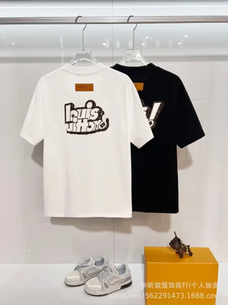 Louis Vuitton Monogram V Logo Black T-Shirt - 18