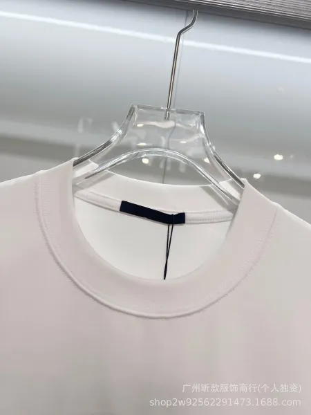 Louis Vuitton Monogram V Logo Black T-Shirt - 19