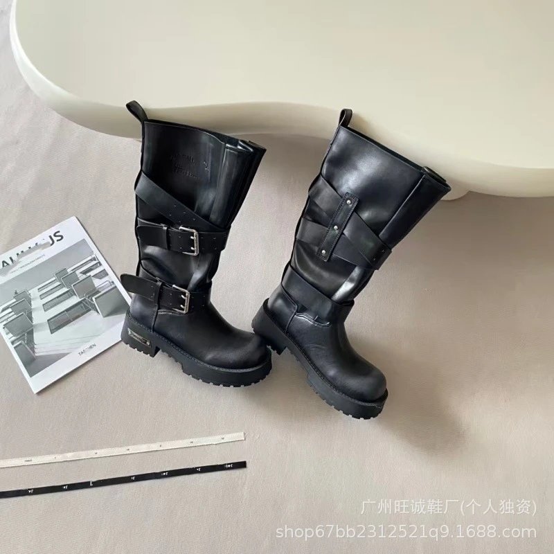 Design Moto-Style Buckle Boots Black Boots - 2