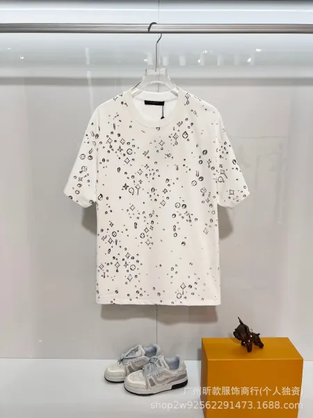 Louis Vuitton Monogram V Logo Black T-Shirt - 10