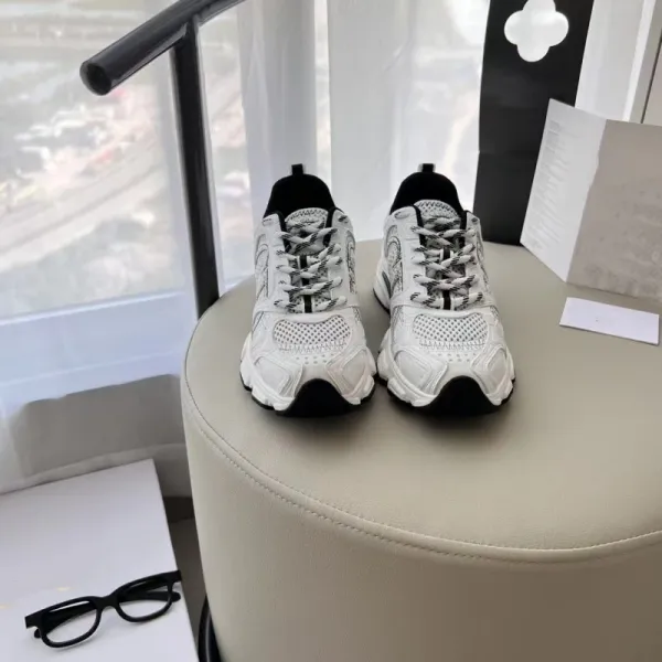 Off-White Diagonal Arrow Mesh Chunky Sneakers Beige Gold Multicolor - 22
