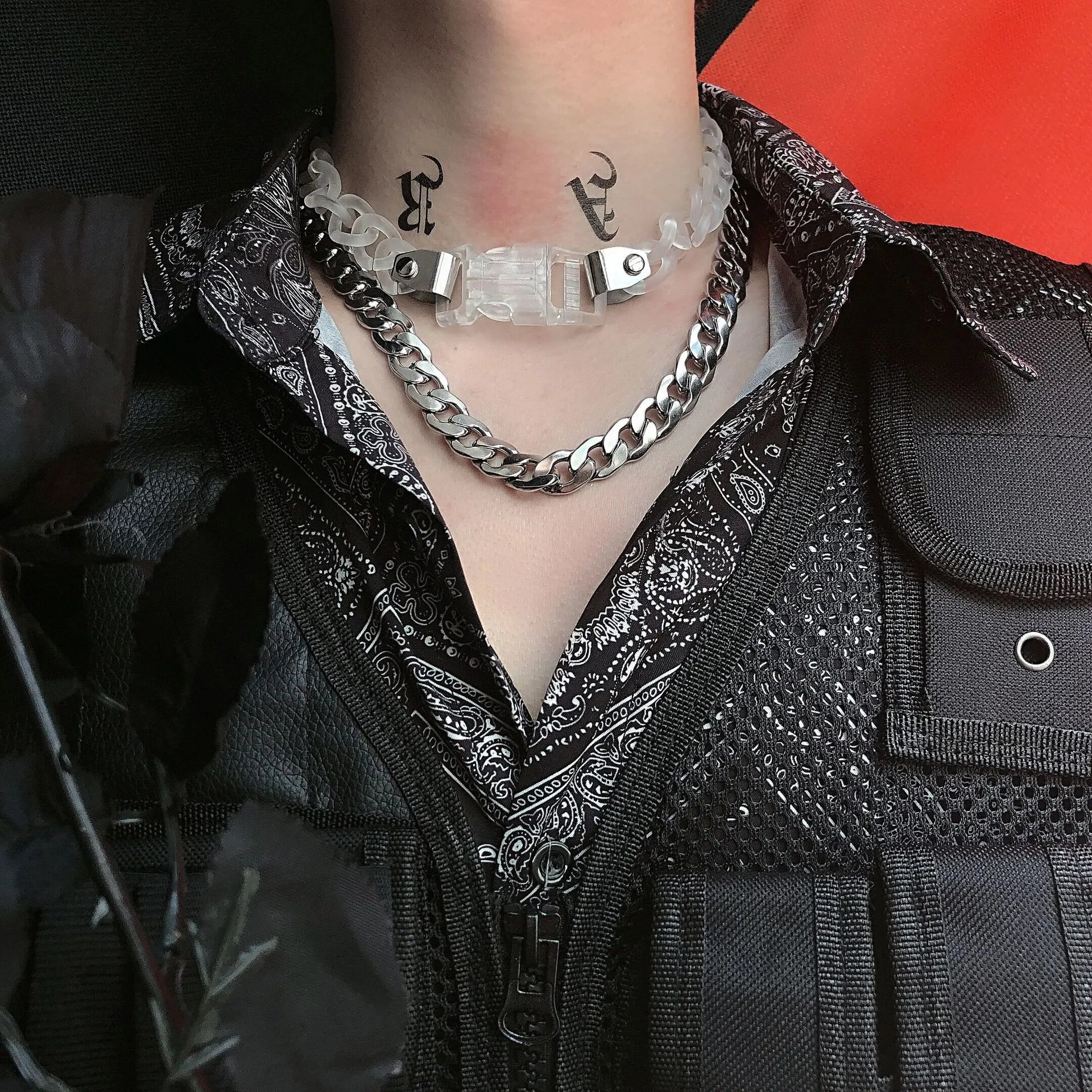 Transparent Acrylic Chain Clip Bracelet with Sculptural Bust Accessory - 9