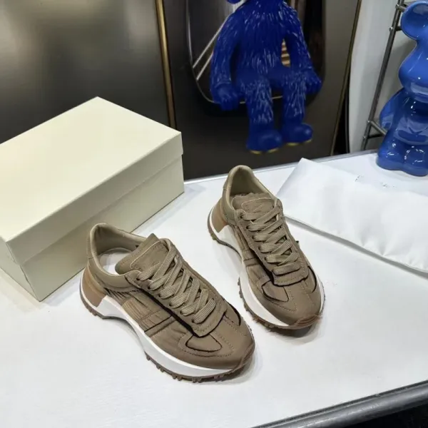 Off-White Diagonal Arrow Sneakers Beige Chunky Sneakers - 26
