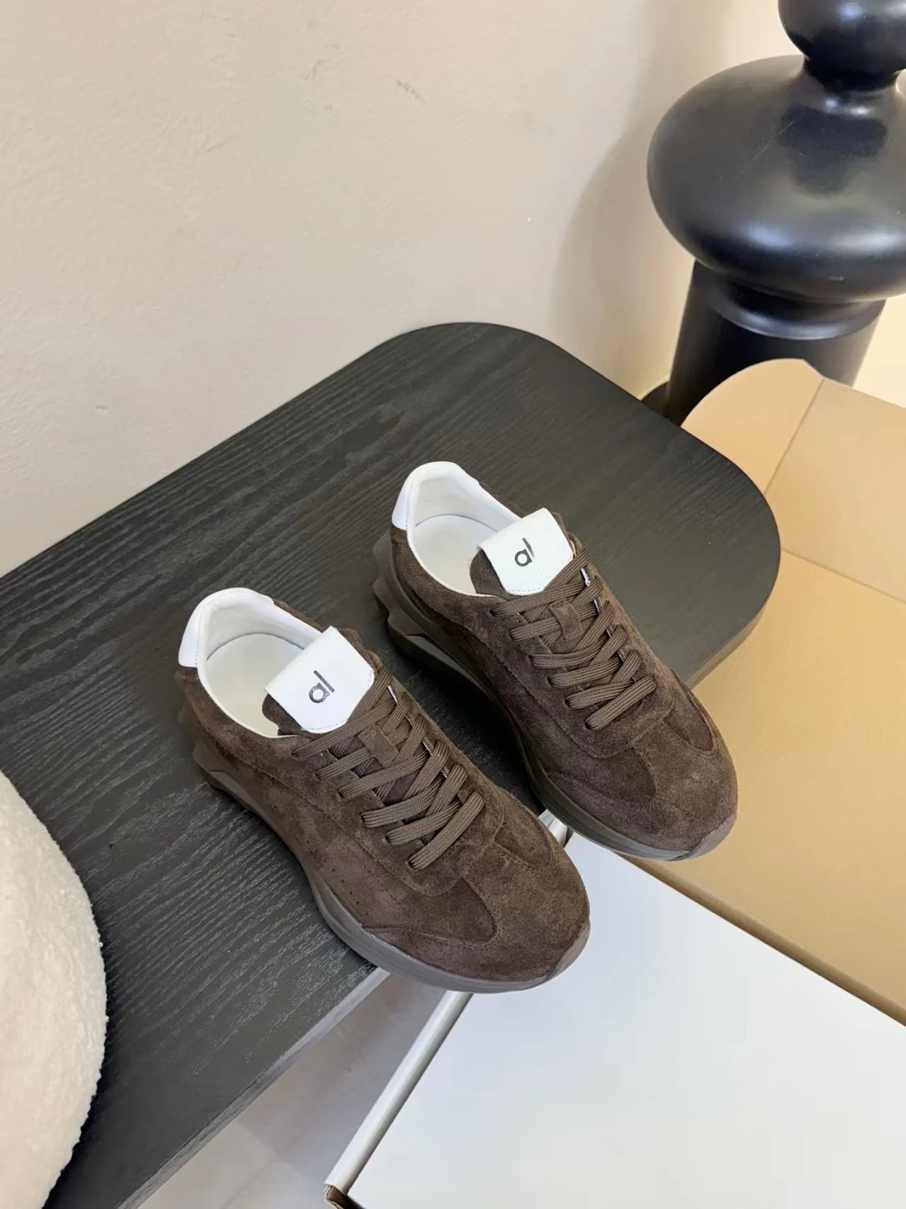 Off-White Diagonal Arrow Sneakers Black/White Chunky Sneakers - 10