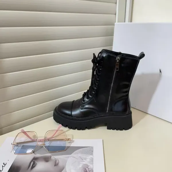 Design Chunky Combat Boots Black Leather Boots - 6