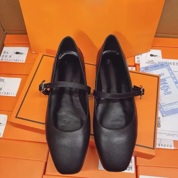 Hermès Mary Jane Flat in Tan Leather - 4
