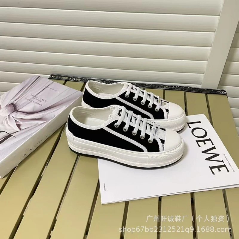 Unbranded Sneakers Low-top lace-up platform canvas with embroidered letter-pattern panels image 2