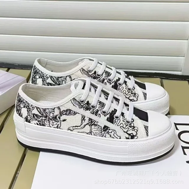 Unbranded Sneakers Low-top lace-up platform canvas with embroidered letter-pattern panels product detail image 15