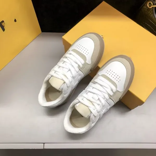 Fendi FF Logo Low-Top Sneakers White Beige Shearling-Lined Sneakers - 6