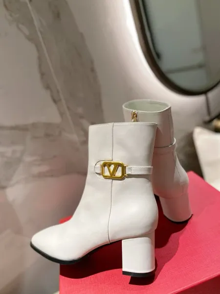 Valentino Garavani VLogo Ankle Boots Tan Leather - 9