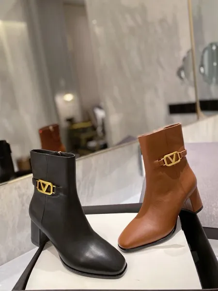 Valentino Garavani VLogo Ankle Boots Tan Leather - 5