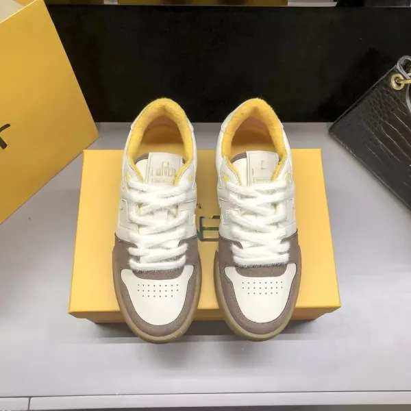 Fendi FF Logo Low-Top Sneakers White Beige Shearling-Lined Sneakers - 9