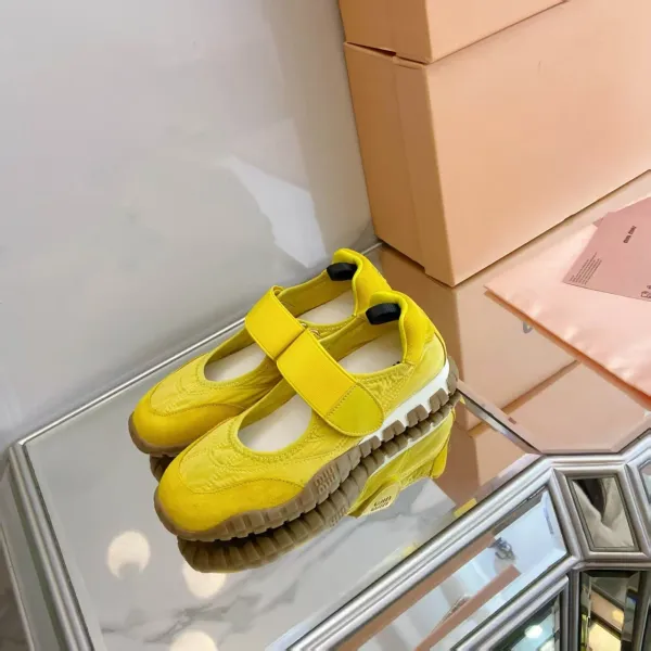 Maison Margiela Tabi Mary Jane Chunky Sneakers Beige - 4