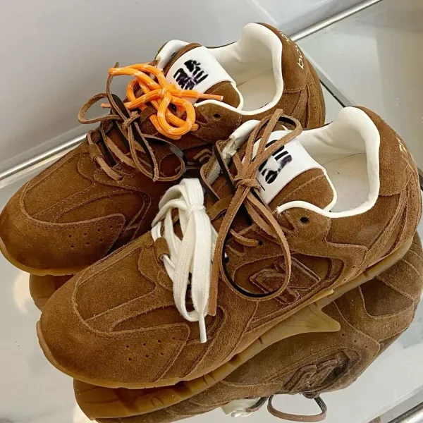 New Balance 990v3 Brown Suede Sneakers with Dual Lace System - 5
