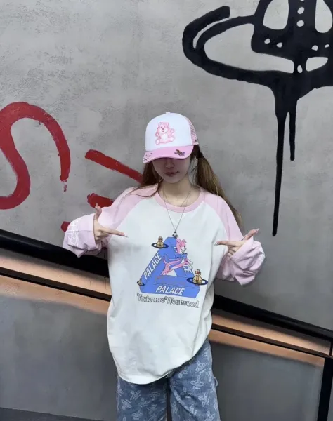Palace x Vivienne Westwood Raglan Long-Sleeve T-Shirt White/Pink - 16