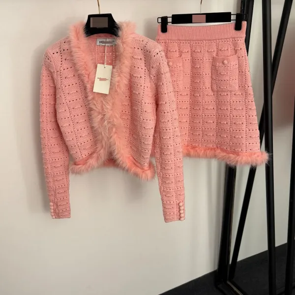Pink Knit Skirt with Feather Trim and Buttoned Pockets - 4