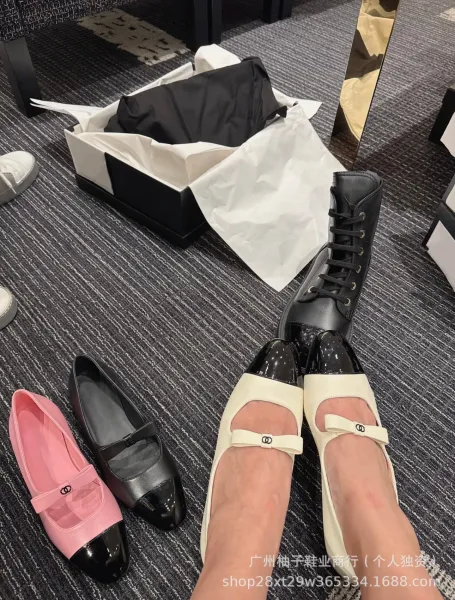 Chanel Mary Jane Flats Pink and Black Two-Tone Leather Shoes - 3