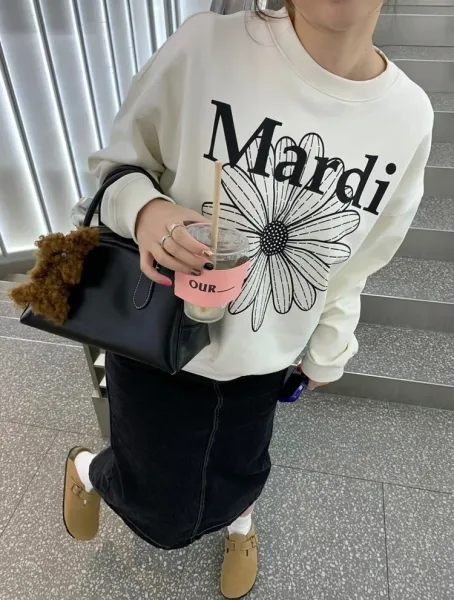 Mardi Flower Embroidered Oversized Sweatshirt in Beige with Pink Lace Skirt - 20