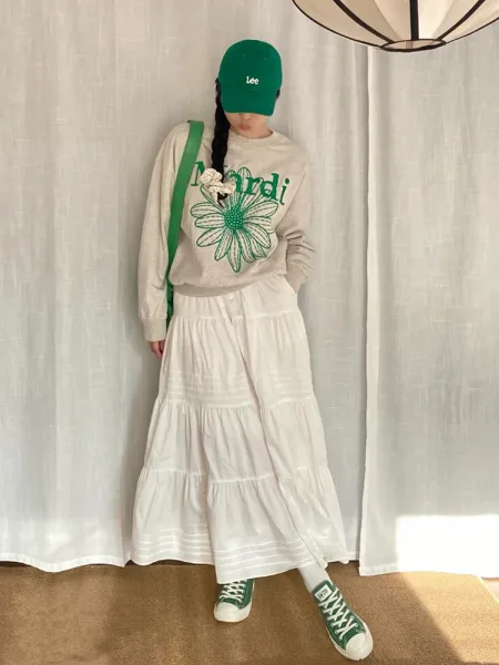 Mardi Flower Embroidered Oversized Sweatshirt in Beige with Pink Lace Skirt - 30