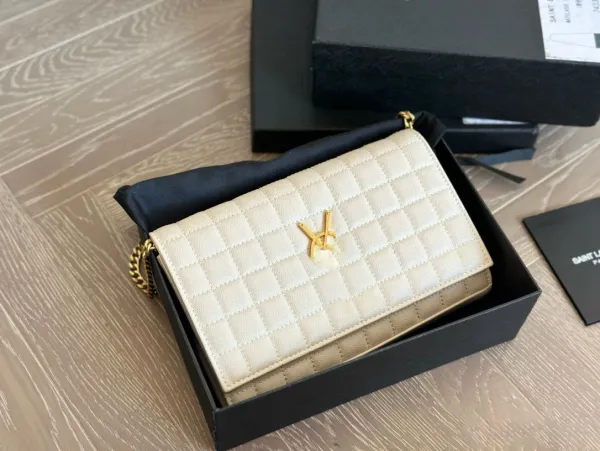 Chanel Classic Flap Wallet in Off-White Quilted Caviar Leather - 3