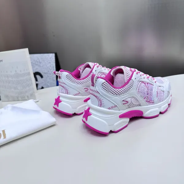 Off-White x Nike Air Zoom Tempo NEXT% Neon Green White Chunky Sneakers - 6