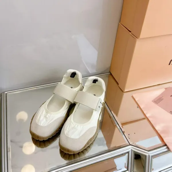 Maison Margiela Tabi Mary Jane Chunky Sneakers Beige - 6