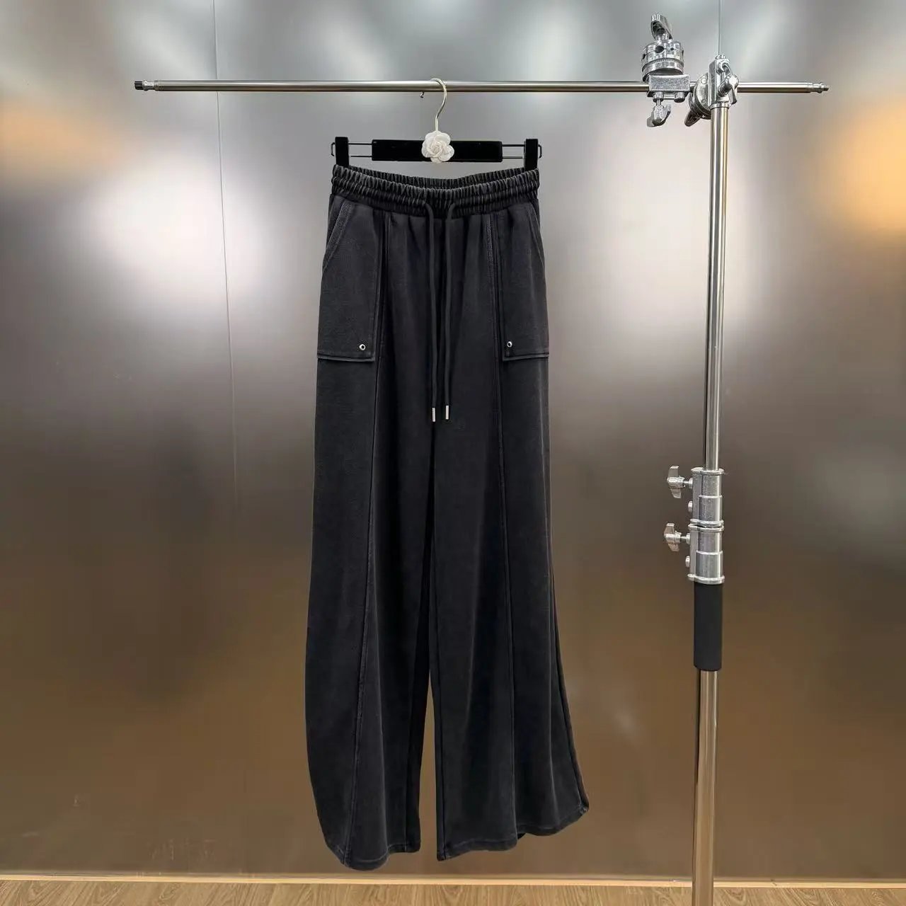 Gallery Dept. Utility Zip-Up Jacket and Wide-Leg Sweatpants Set in Light Gray and Black - 5