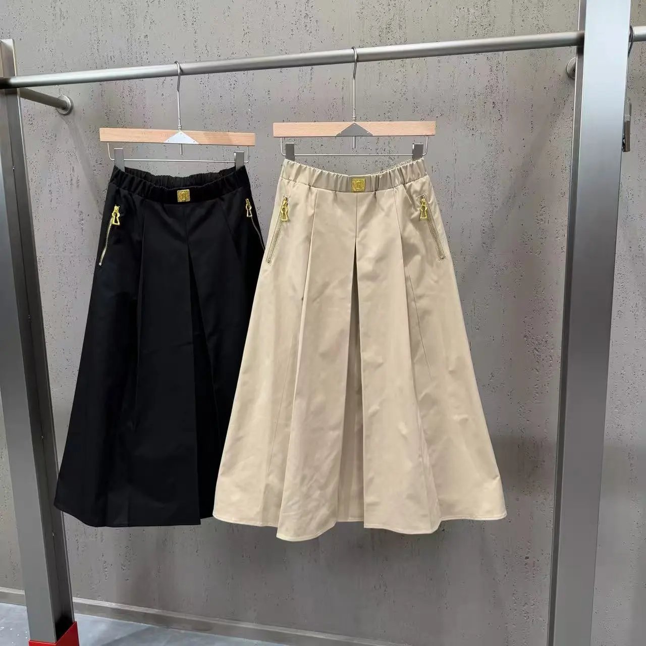 Philipp Plein Pleated Skirt with Gold Zipper Details Black and Beige Skirt - 2
