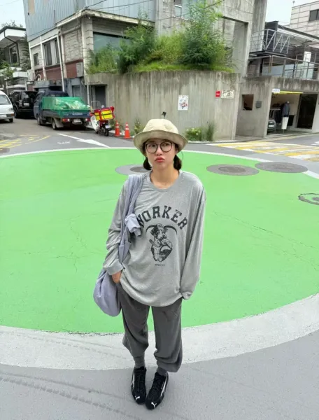 Open YY Worker Graphic Long-Sleeve T-Shirt White - 24