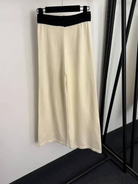 Design Two-Tone V-Neck Sweater and Wide-Leg Pants Set Beige - 9