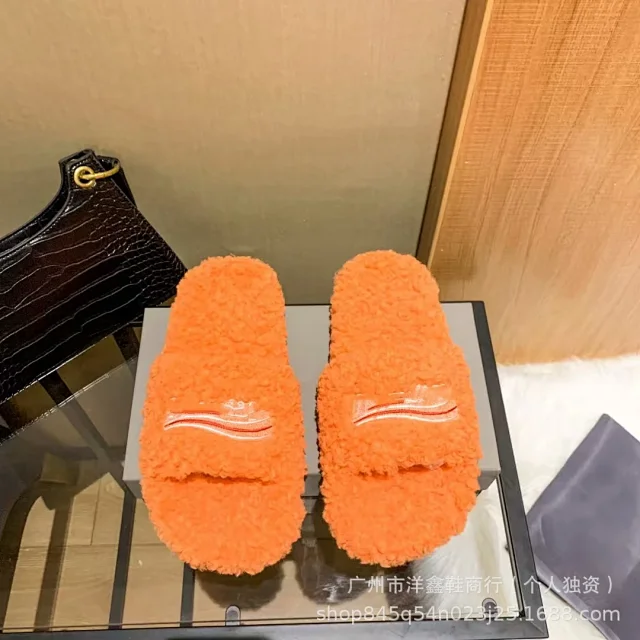 Miu Slippers Teddy-Fleece Logo Embroidered Slide product detail image 27